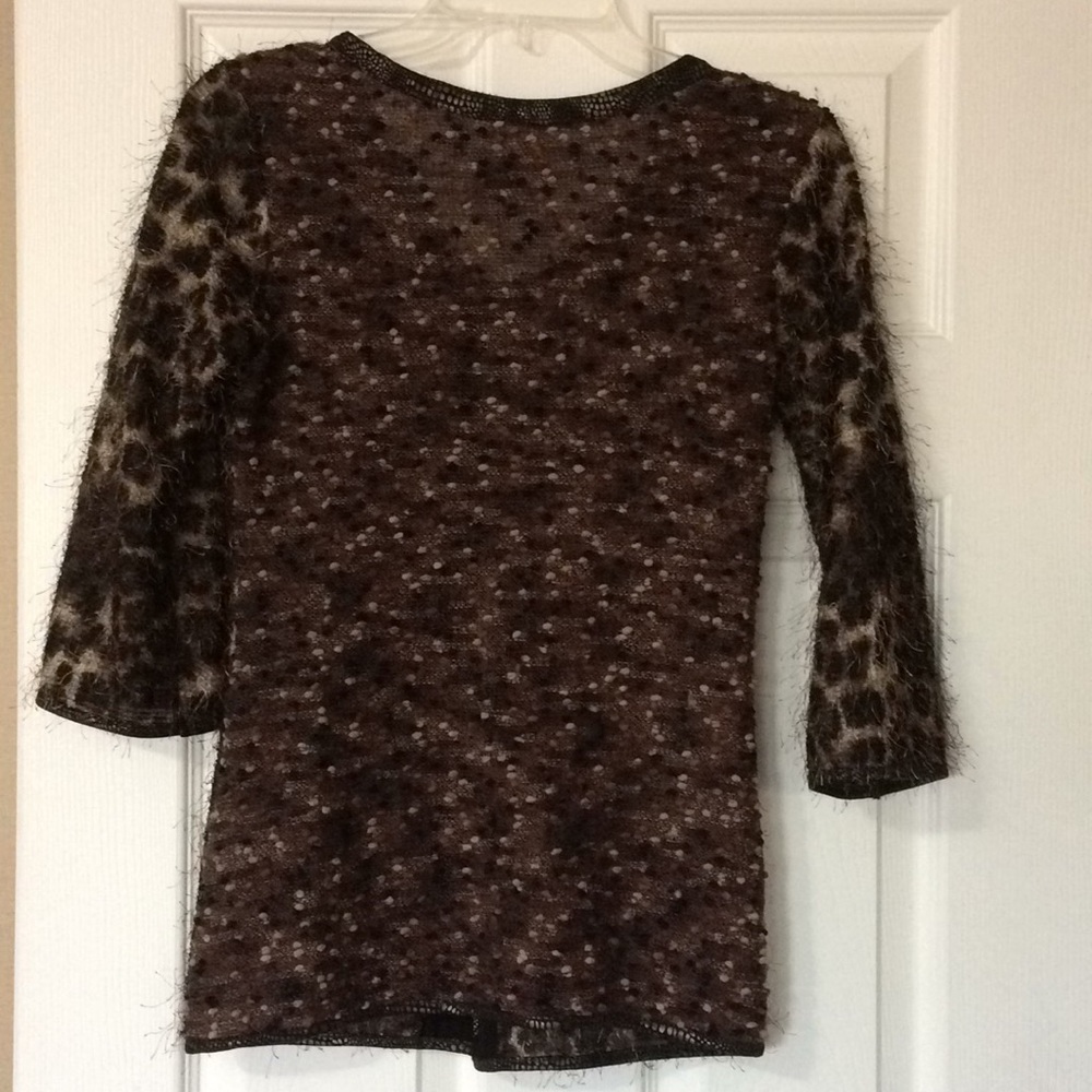 ANAC designed by Kimi Sweater - Picture 5 of 8